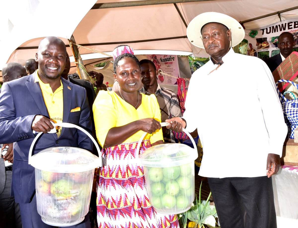 Minisita Kiwanda, omulimi ne Pulezidenti Museveni