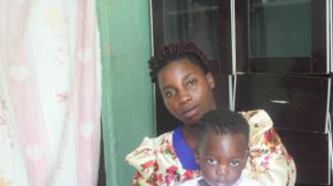 Naanwandu Nansubuga Annet n'omwana