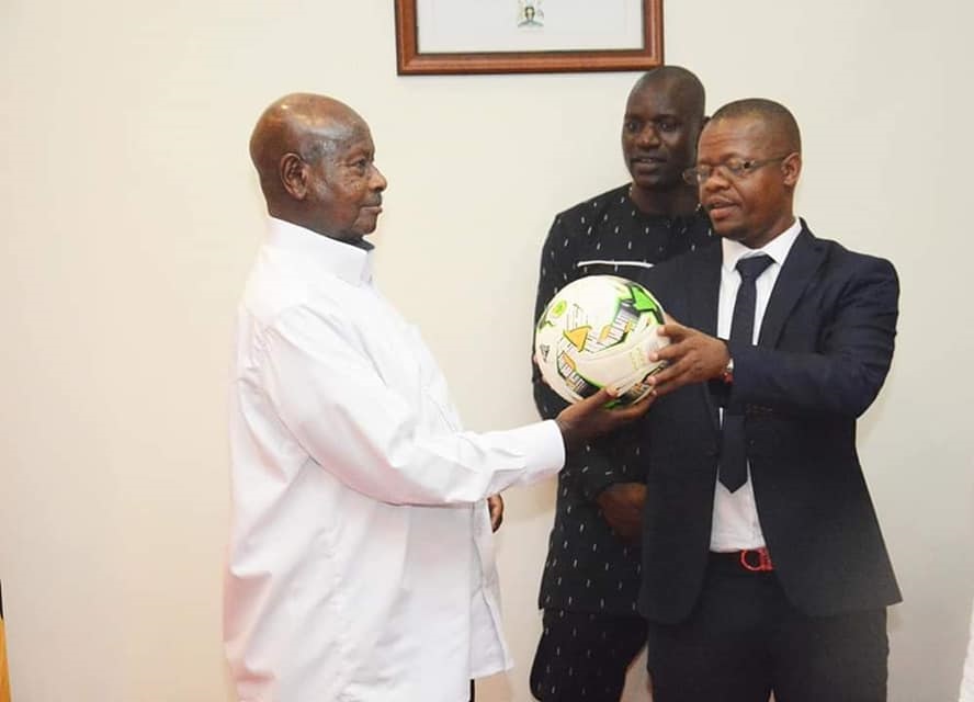 Museveni, Magogo ne Denis Onyango