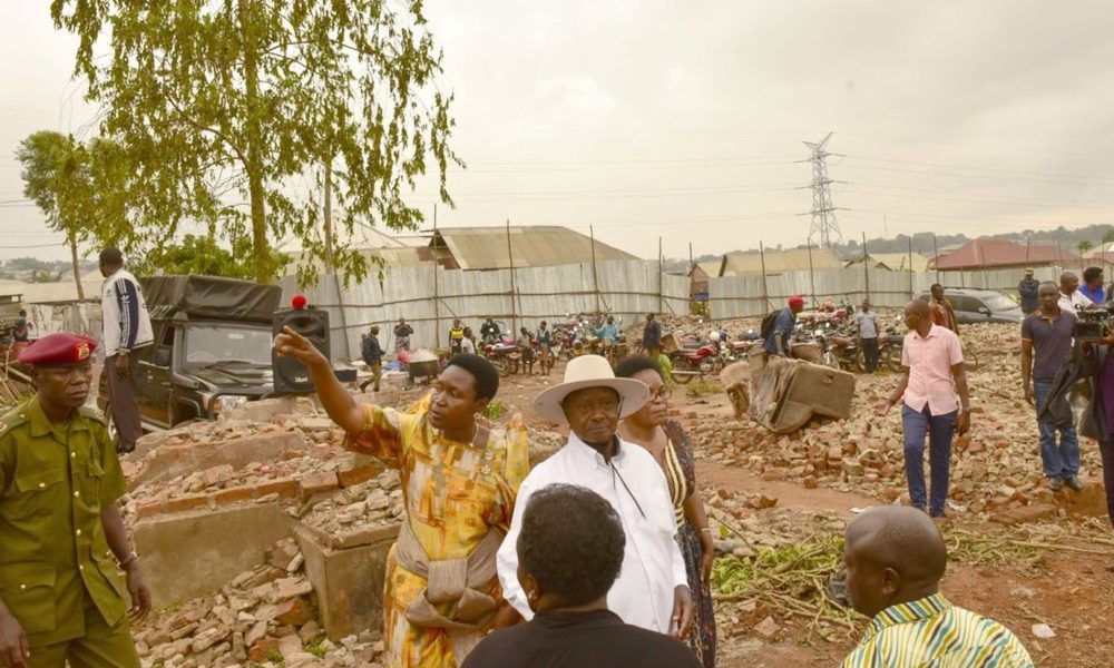 Museveni e Lusanja mu October