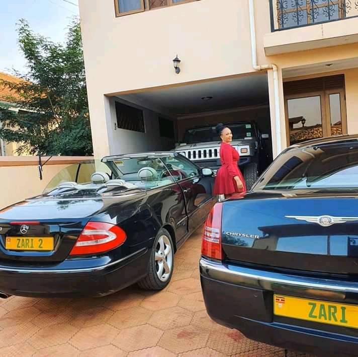 STILL BOSSING IT: High Budget Queen Zari Hassan Parades Fleet Of ...