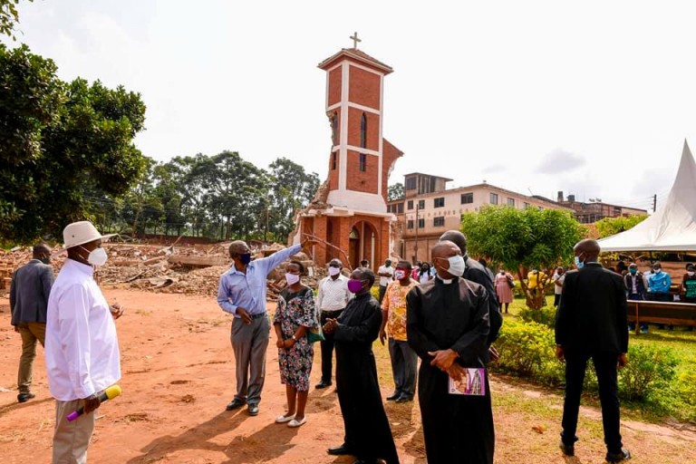 Museveni e Ndeeba