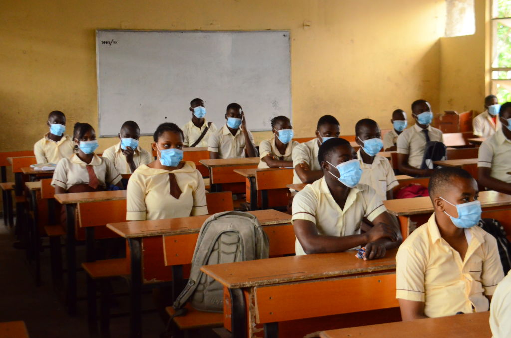 This image has an empty alt attribute; its file name is s4-students.jpg